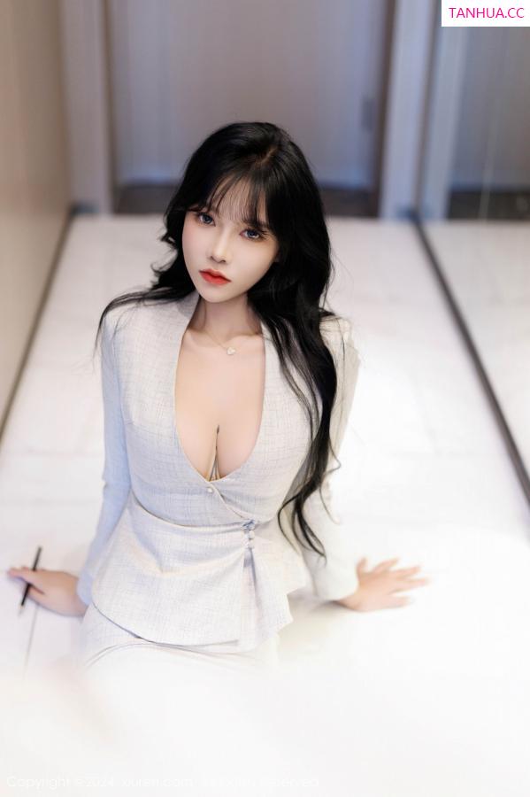 小娜比  [XiuRen]高清写真图 2024.11.05 No.9398 娜比 丝袜短裙第36张图片